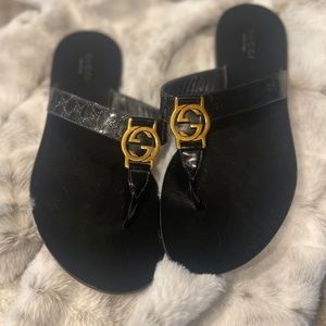 Gucci Marmont - Leather Thong Sandal with double GG